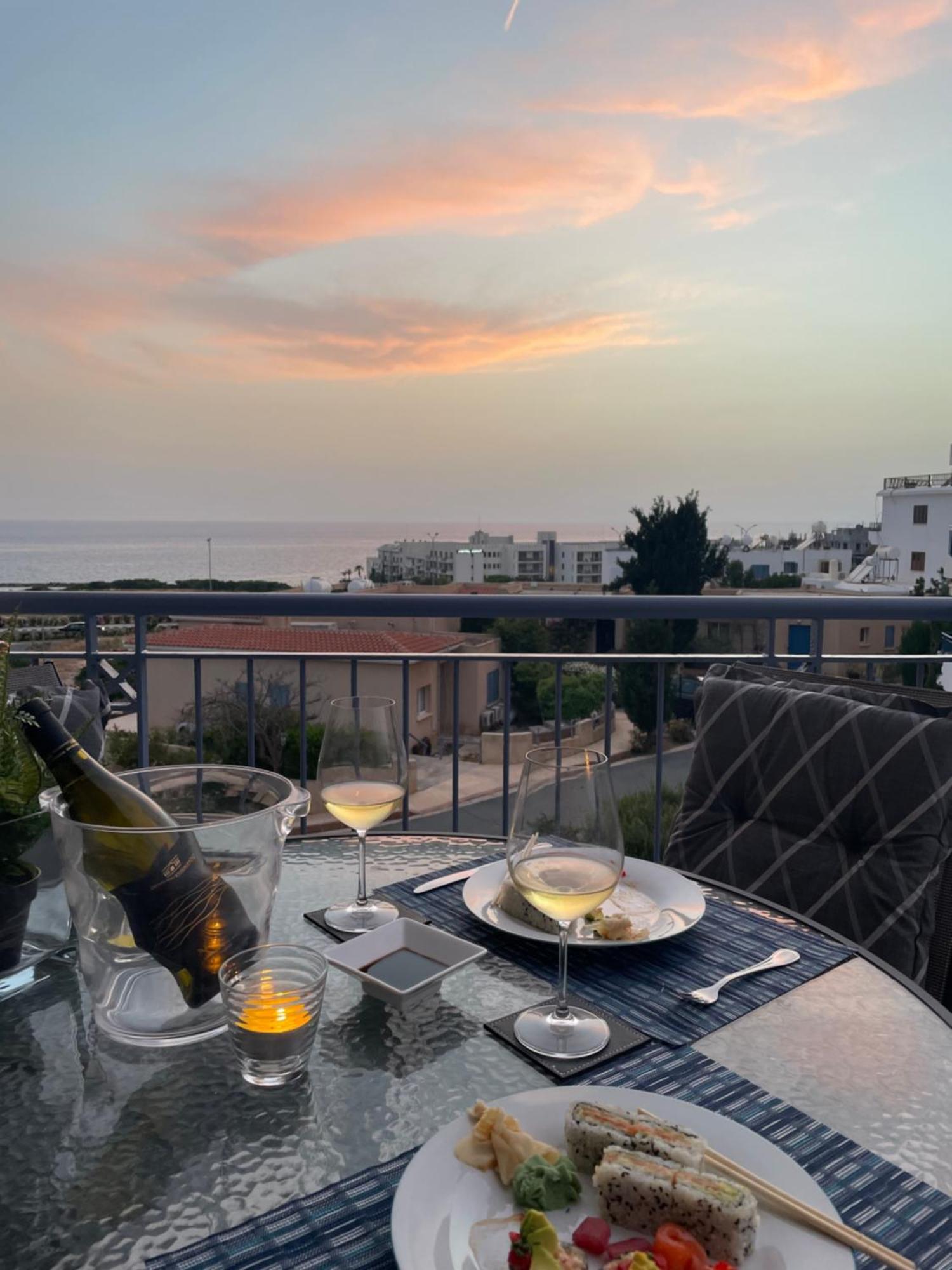 Direct Sea View & Quality Bed - Kings Palace 1 Bed Paphos ภายนอก รูปภาพ